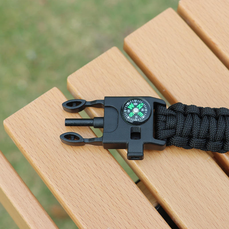 Camping Hiking Products Fire Starter Loud Whistle Paracord Bracelet Clasp Paracord Bracelet Adjustable for Fishing and Hunting